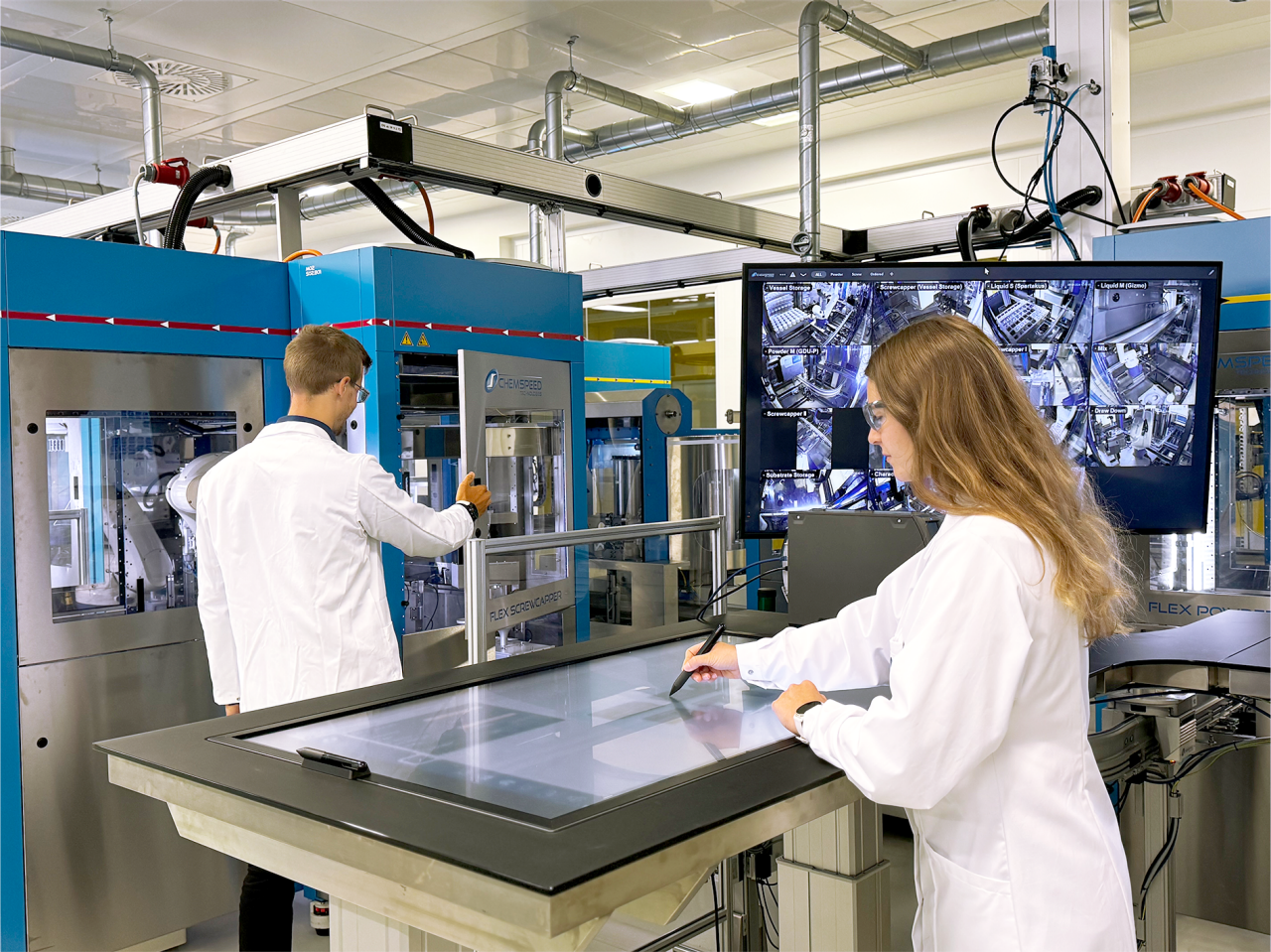 Man working with the Flexshuttle
